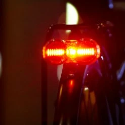 Busch-mueller Feu Arrière TOPLIGHT Flat S Plus à Diode Dynamo -Le Cyclo Moderne Soldes Boutique 329S TOPLIGHT Flat S Actionbild neu